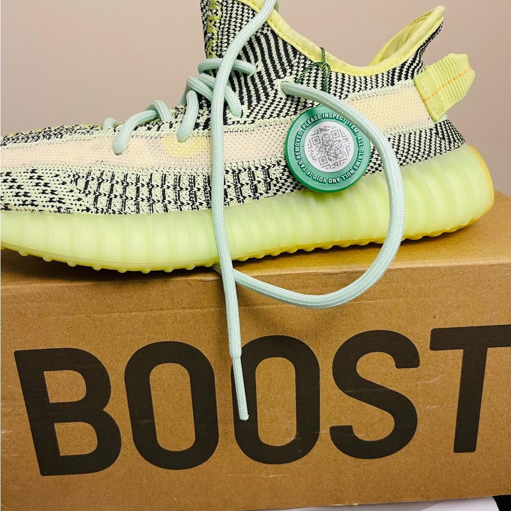 NWT Yeezy Boost sneakers - Picture 1 of 8